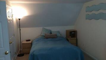 2 habitaciones, escritorio, tabla de planchar con plancha y wifi gratis