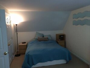 2 habitaciones, escritorio, tabla de planchar con plancha y wifi gratis