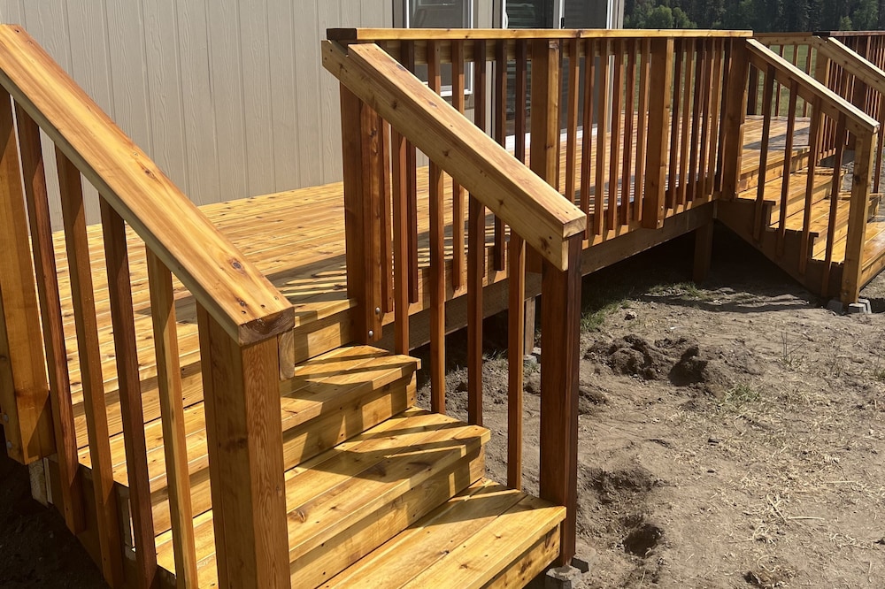 New home on working cattle ranch, 19 miles from Crater Lake