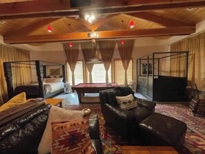 1 bedroom, desk, WiFi, wheelchair access