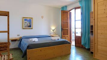 3 Schlafzimmer, Zimmersafe, Bügeleisen/Bügelbrett, Internetzugang