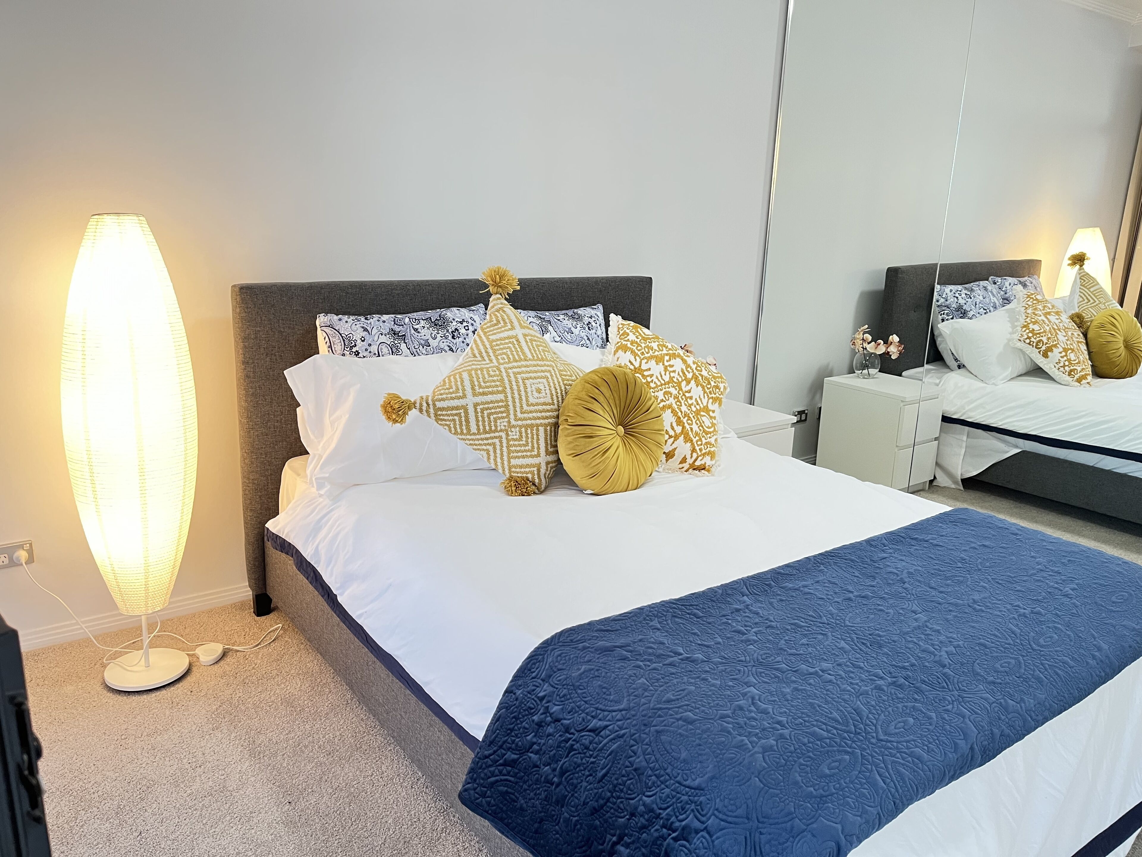 Super convenient modern 2 bed 2 bath parking