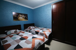 Apartment | 3 bedrooms, iron/ironing board, free WiFi, bed sheets