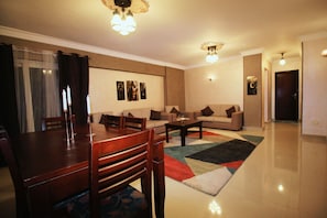 Apartment | Dining