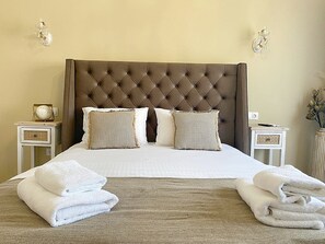 1 bedroom, premium bedding, soundproofing, iron/ironing board - Check Point - Acropolis View A (Athens)