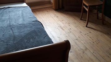 2 Schlafzimmer, Schreibtisch, BĂŒgeleisen/BĂŒgelbrett, Reisekinderbett