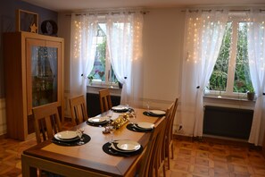 108-cm LED TV with digital channels, TV, Netflix - Domaine des Trois Sorciers (Bouxwiller)