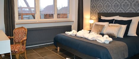 Memory-foam beds, individually decorated, individually furnished