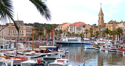 Villa indépendante et clÎturée proximité plage et marché de Sanary