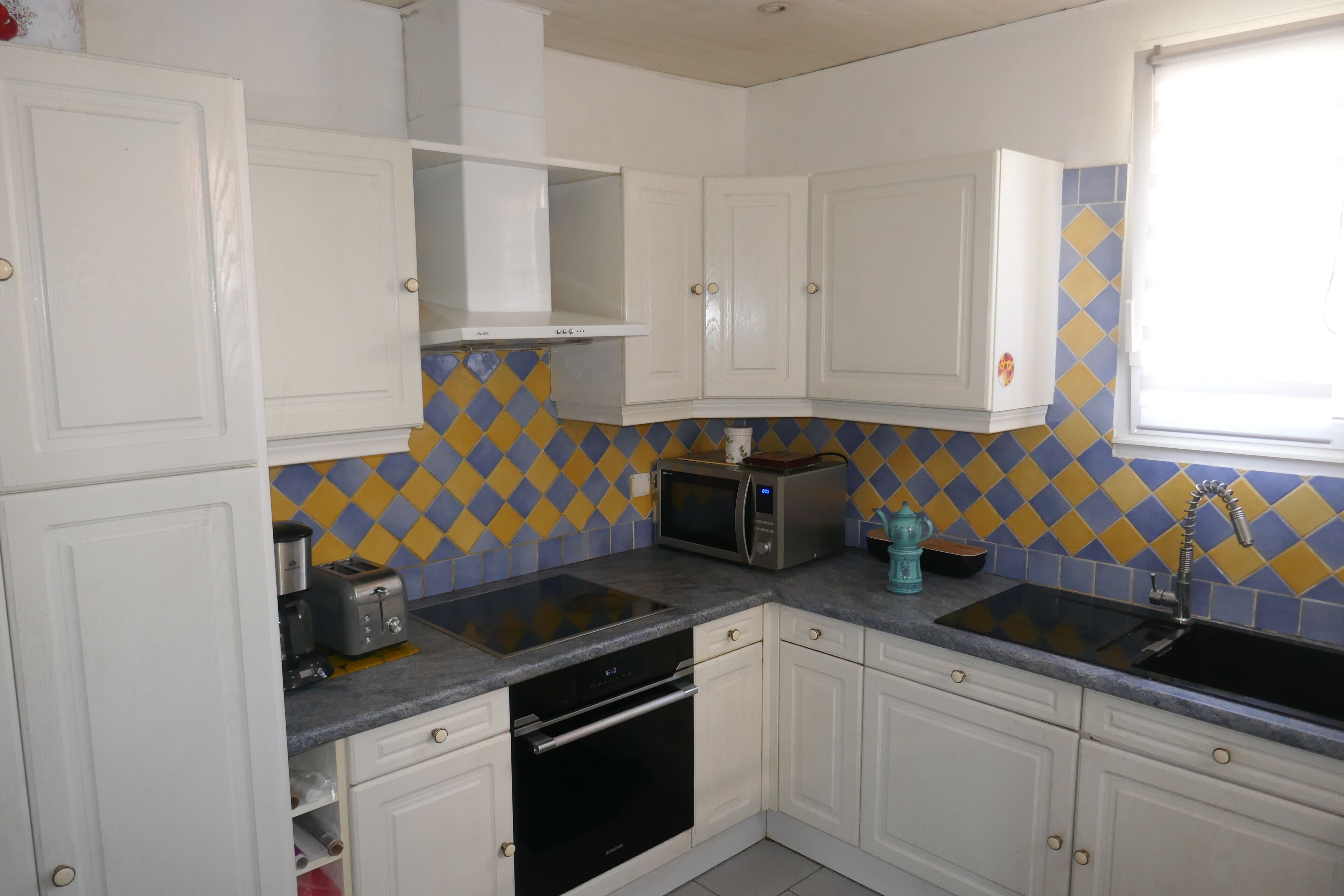 Independent and fenced villa near the beach and Sanary market