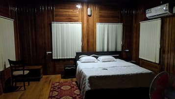 1 Schlafzimmer, Schreibtisch, Bügeleisen/Bügelbrett, kostenloses WLAN