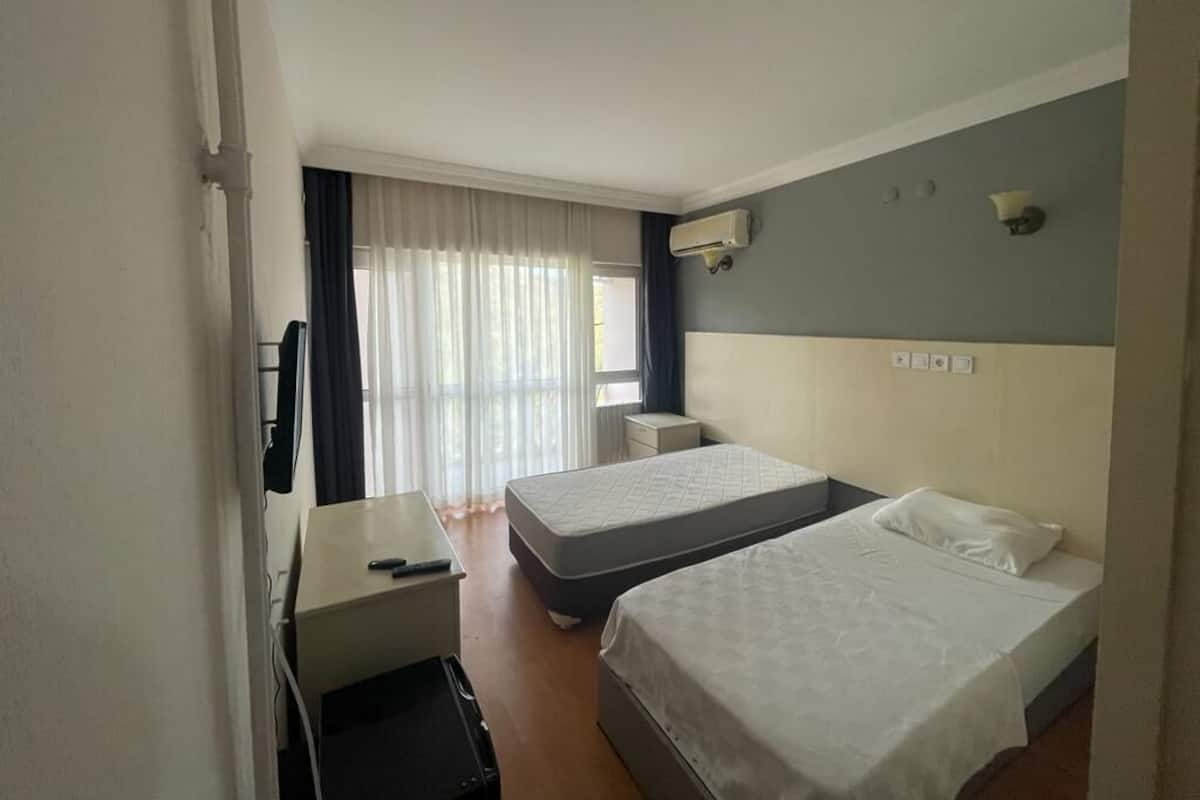 Standard Twin Room, Mountain View | Free WiFi