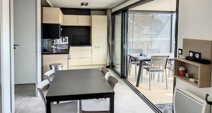 Luxury Chalet with Heated Pool, 6 Sleeps, WiFi, Near Beach