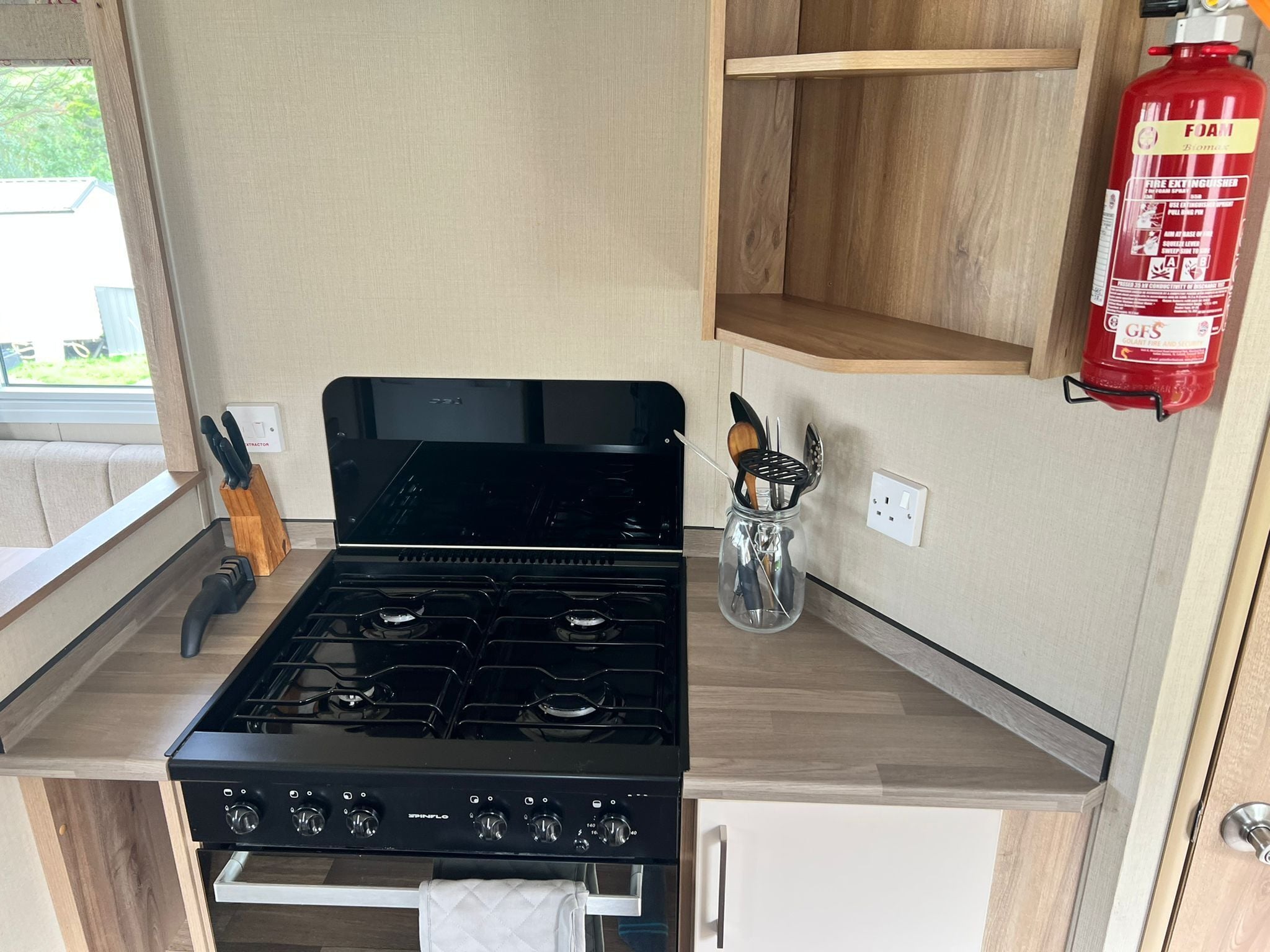 Adorable Caravan in Newquay Bay Resorts Nb98