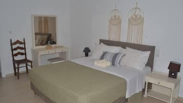 House | 2 bedrooms, iron/ironing board, free WiFi, bed sheets