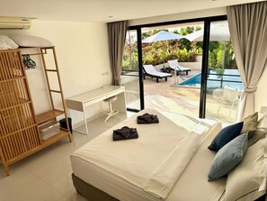 4 chambres, coffres-forts dans les chambres, fer et planche à repasser