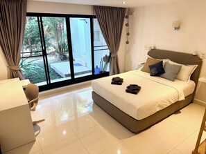 4 bedrooms, in-room safe, iron/ironing board, free WiFi