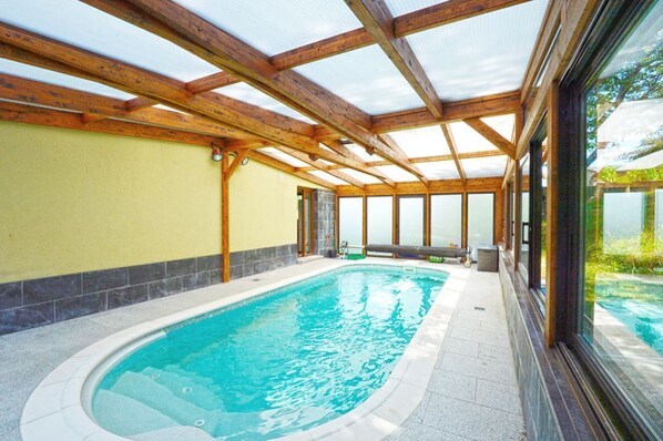 Piscine couverte, piscine chauffée