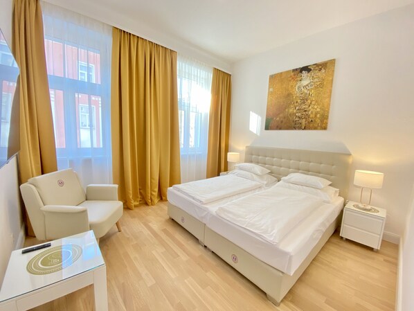 Superior Apartment, 1 Queen Bed, Non Smoking, Kitchen