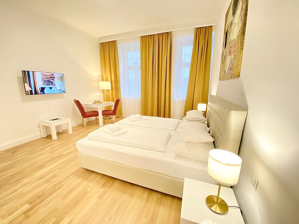 Apartamento City, 1 cama de matrimonio, no fumadores, planta baja | 1 dormitorio, caja fuerte, espacio para trabajar con un portátil