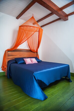 3 chambres, fer et planche à repasser, Wi-Fi gratuit, draps fournis