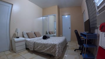 1 bedroom, desk, iron/ironing board, free WiFi