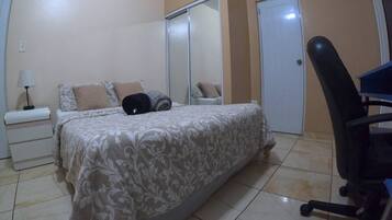 1 bedroom, desk, iron/ironing board, free WiFi