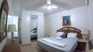 2 habitaciones, escritorio, tabla de planchar con plancha y wifi gratis
