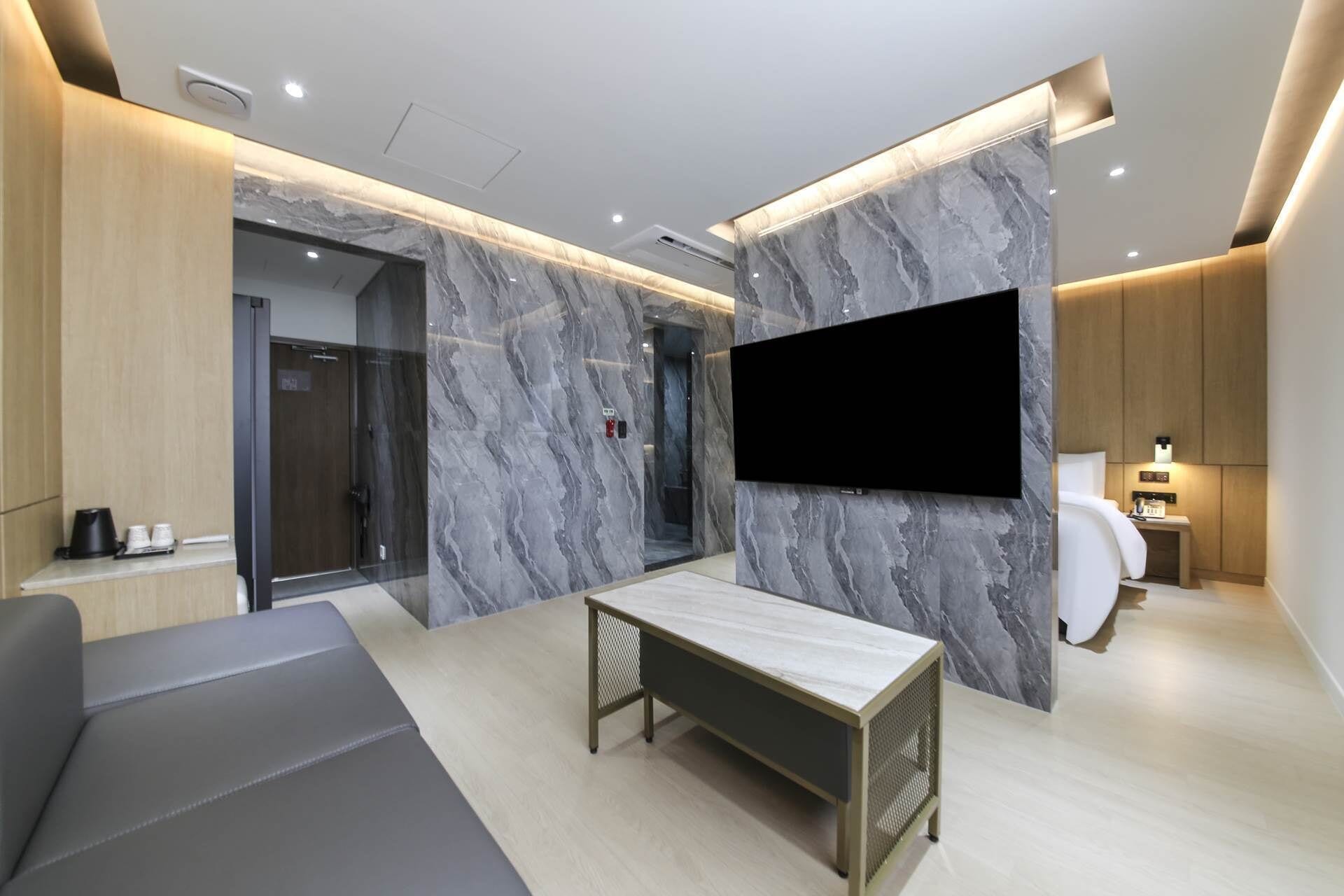 Romantic Suite | Living area