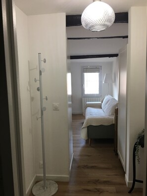 2 bedrooms, soundproofing, iron/ironing board, free WiFi - Petit Cocoon Aixois (Aix-en-Provence)