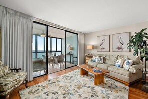Smart TV - Oceanfront 1 Bedroom, Pool, Ocean & Bay Views (Ocean City)