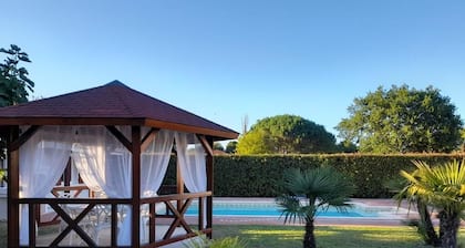 Charmant Logement Saisonnier Avec Piscine