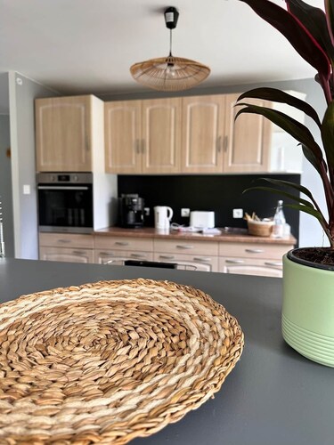 Chaleureux Appartement Rénové, Idéal Avec des Enfants