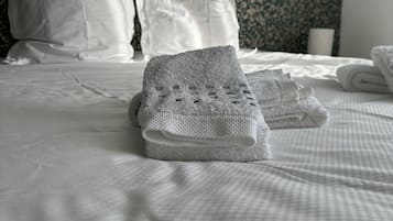 3 bedrooms, iron/ironing board, travel crib, free WiFi