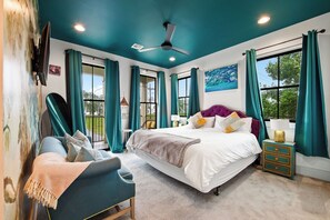 4 bedrooms, desk, iron/ironing board, travel cot - River View Luxury with Heated Pool & Take Ferry to French Quarter (New Orleans)