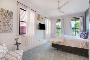 4 bedrooms, desk, travel crib, free WiFi