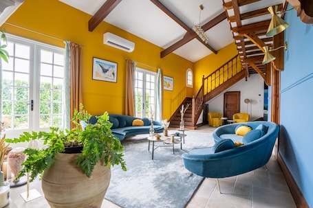 Living area. Château Haut-Brisson