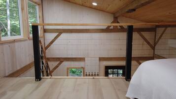 2 多间卧室、办公桌、免费 WiFi