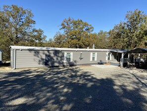Property grounds - Lake Eufaula, OK - Neighborhood Boat ramp, Pet Friendly (Canadian)