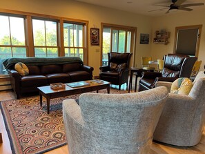 Smart TV, fireplace, DVD player, books