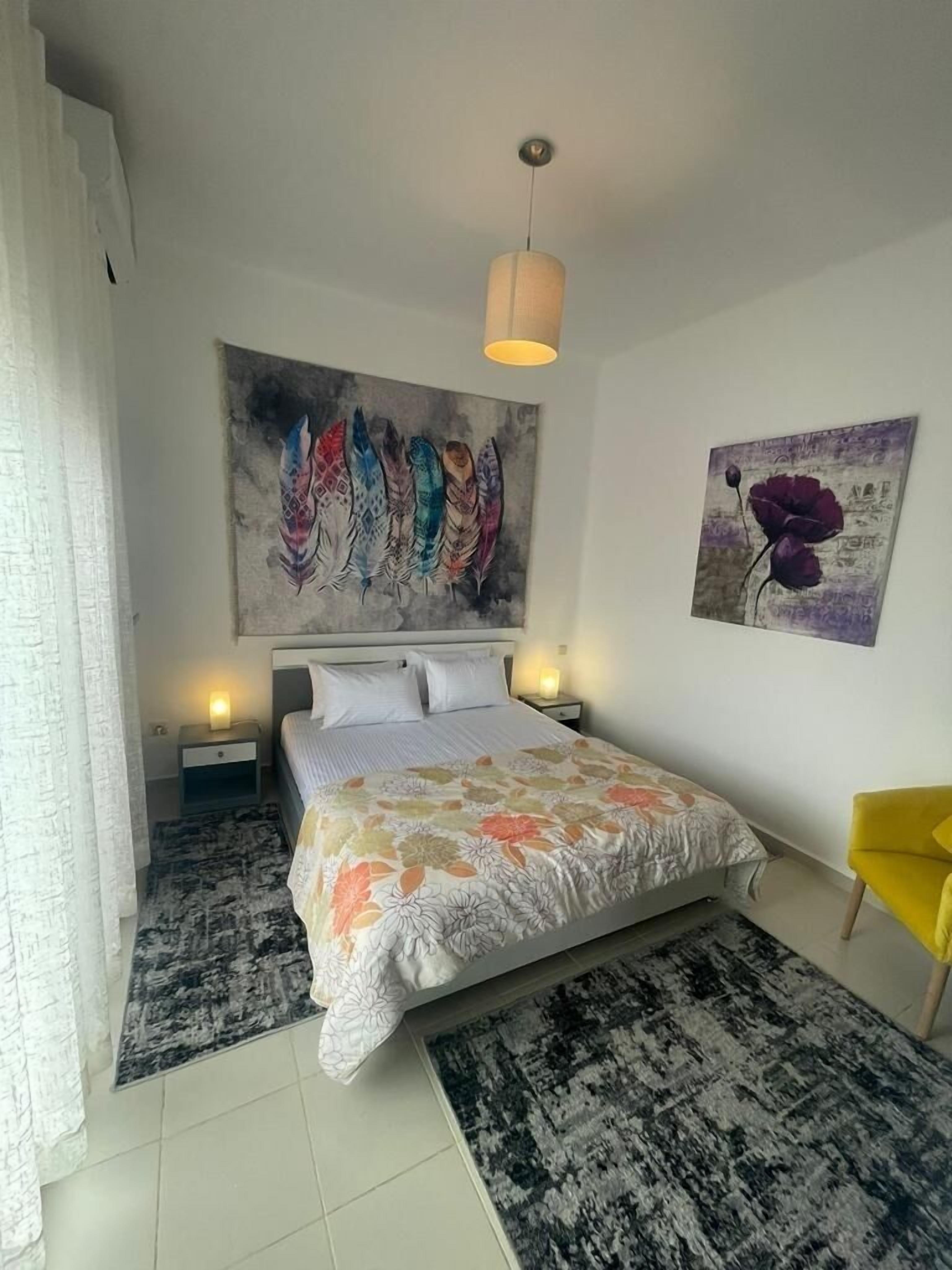 3 bedrooms, iron/ironing board, Internet, bed sheets