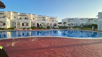 Outdoor pool, a heated pool