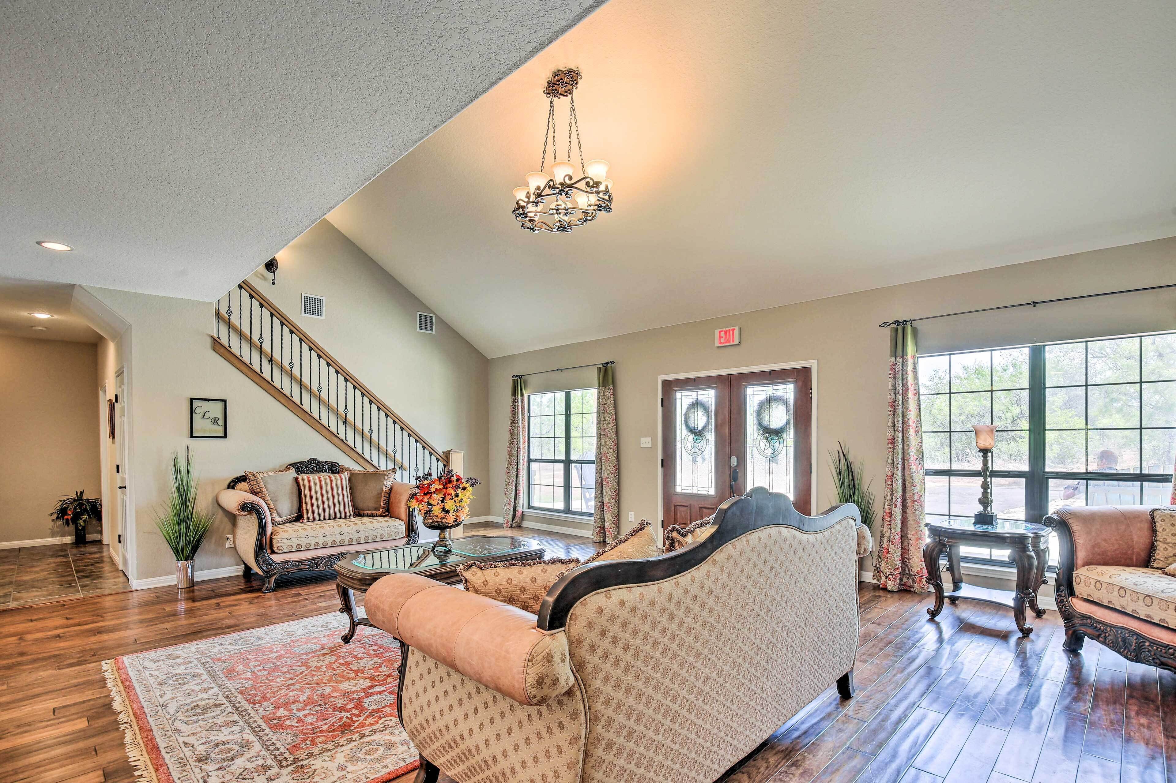 Luxury Custom Retreat: 110-Acre Private Ranch