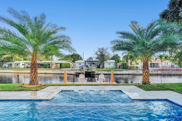 Outdoor pool, a heated pool - Waterfront Heated Pool,Jacuzzi, Pier, 2mi to Beach (Oakland Park)