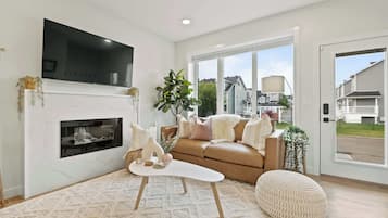 TV, fireplace, offices