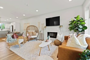 TV, fireplace, offices