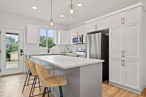 Promenade | 3BR | BBQ, Fire Pit | Near the Beach!!