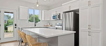 Promenade | 3BR | BBQ, Fire Pit | Near the Beach!!