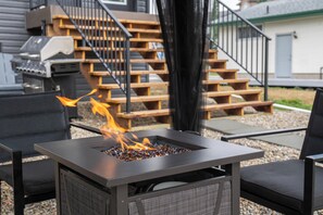 Terrace/patio - Promenade | 3BR | BBQ, Fire Pit | Near the Beach!! (Sylvan Lake)