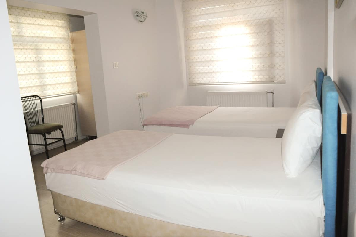 Twin Room | Free WiFi